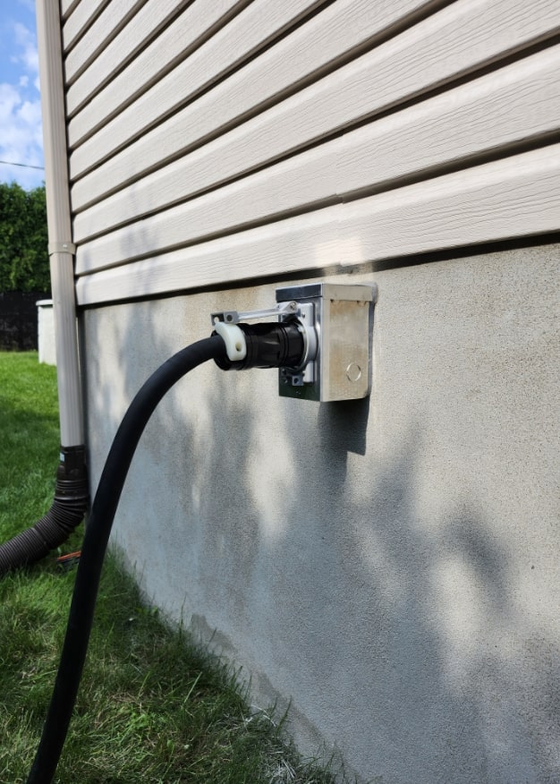 Prise extérieure 240V installée par Opex